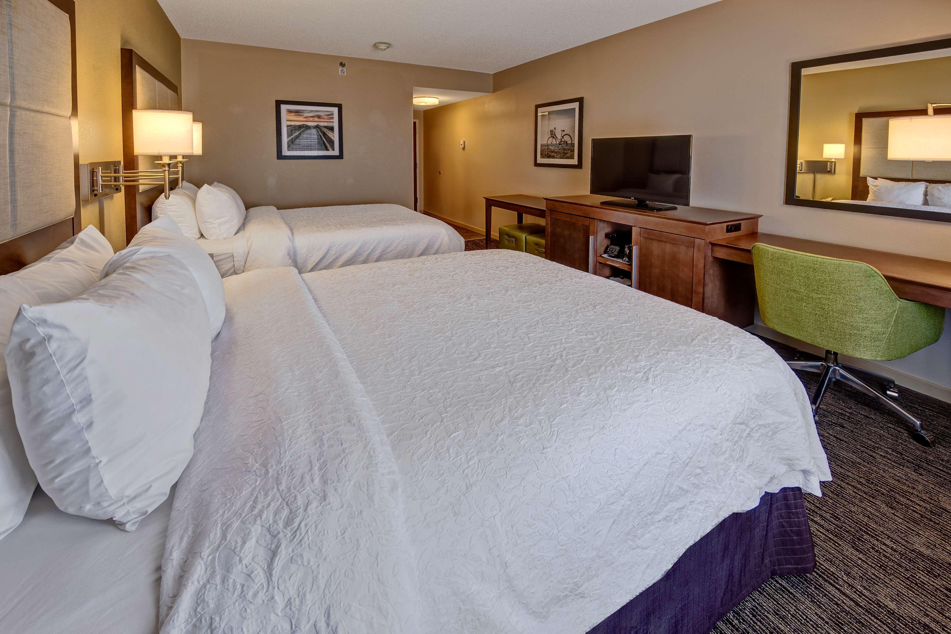 Hampton Inn Dunn Bagian luar foto