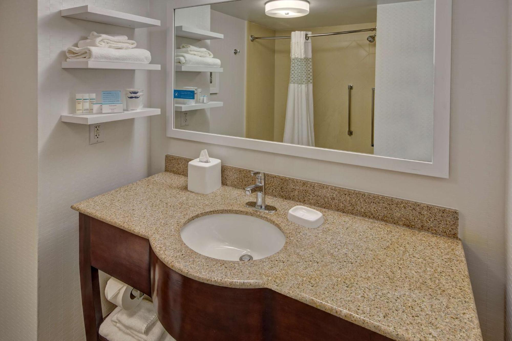 Hampton Inn Dunn Bagian luar foto