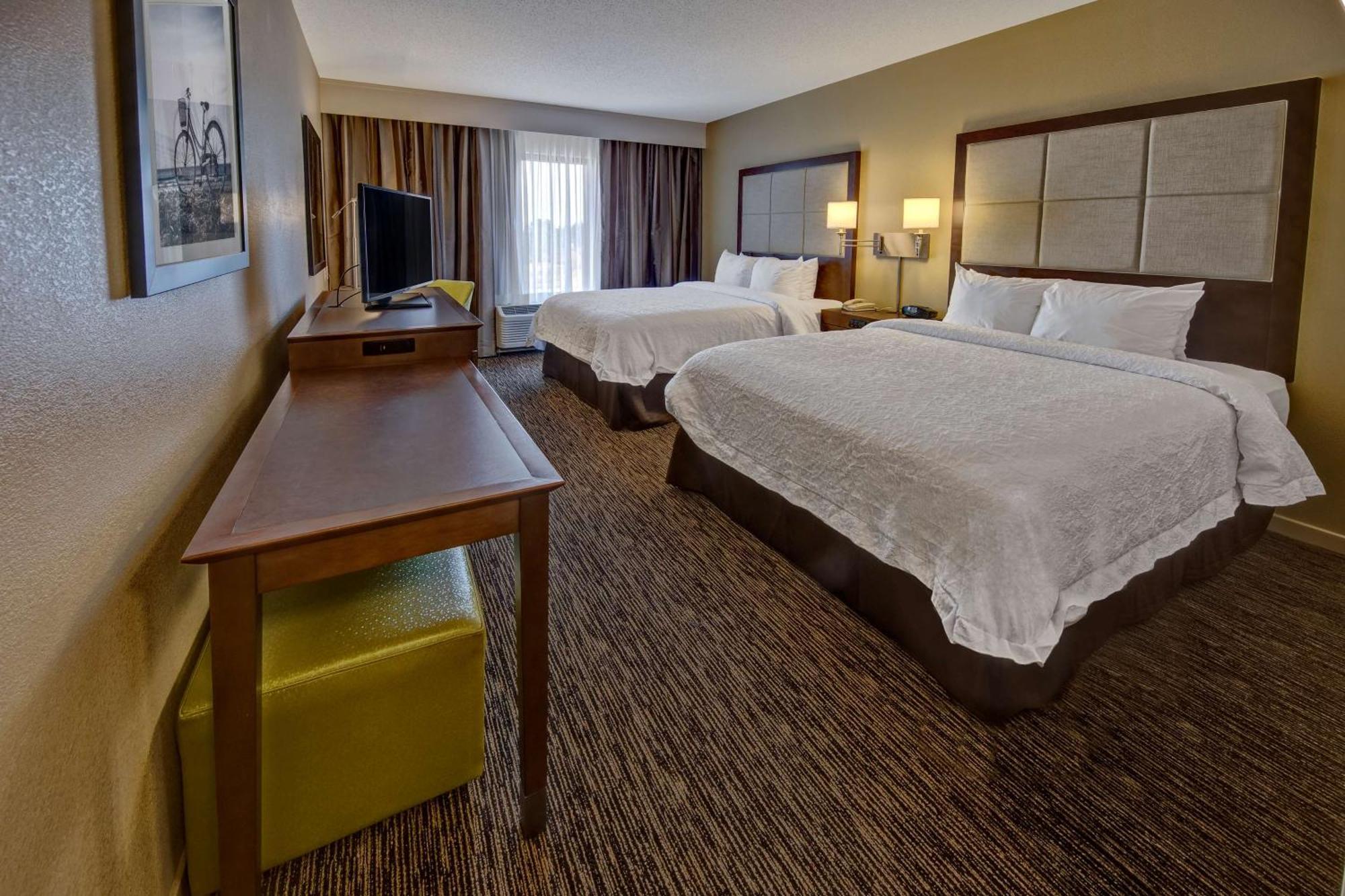 Hampton Inn Dunn Bagian luar foto