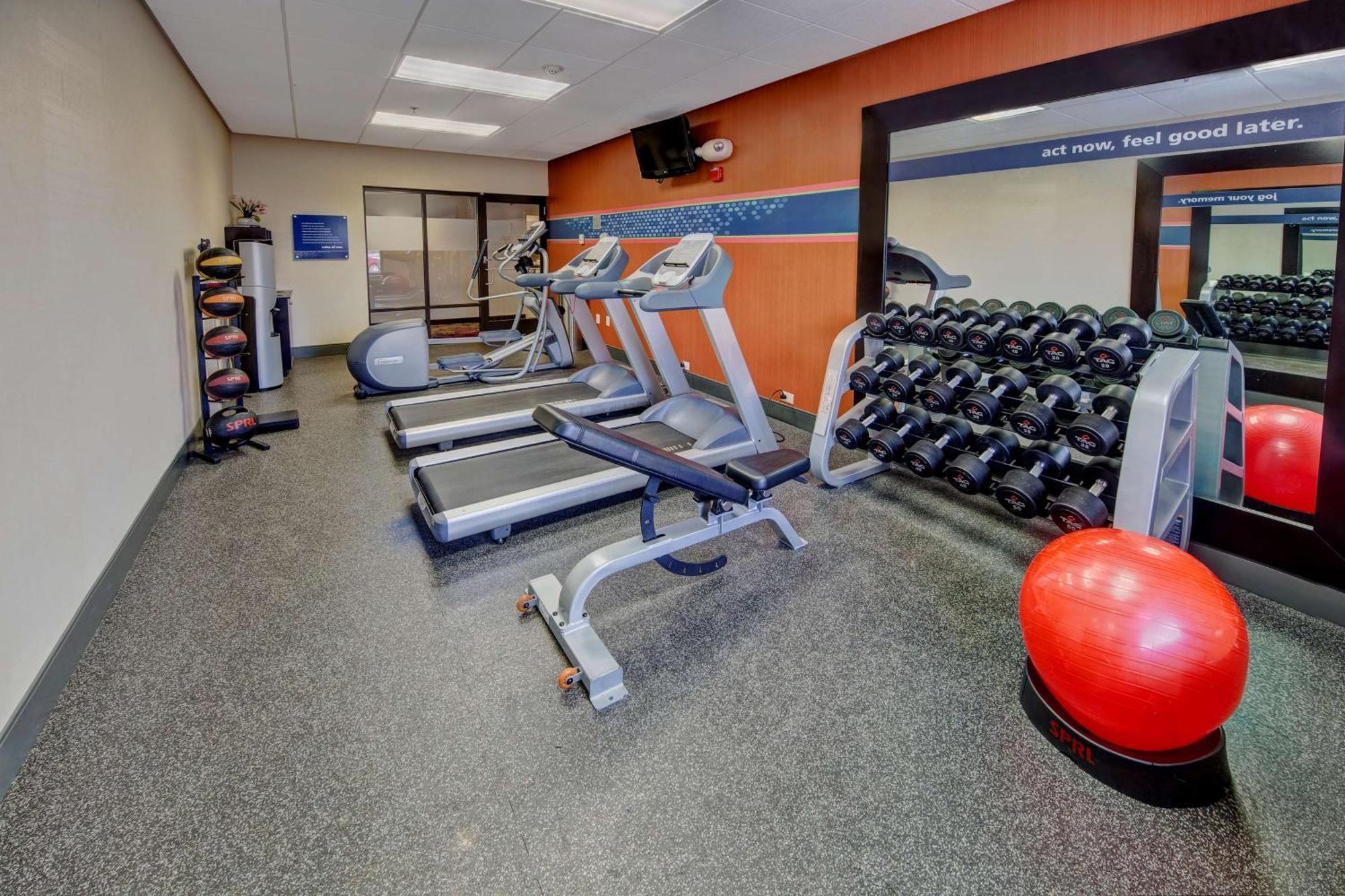 Hampton Inn Dunn Bagian luar foto